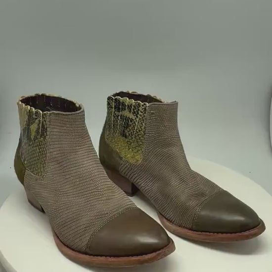 Fred de la Bretoniere leather green ankle boots, snake skin texture, elegant, EU 39