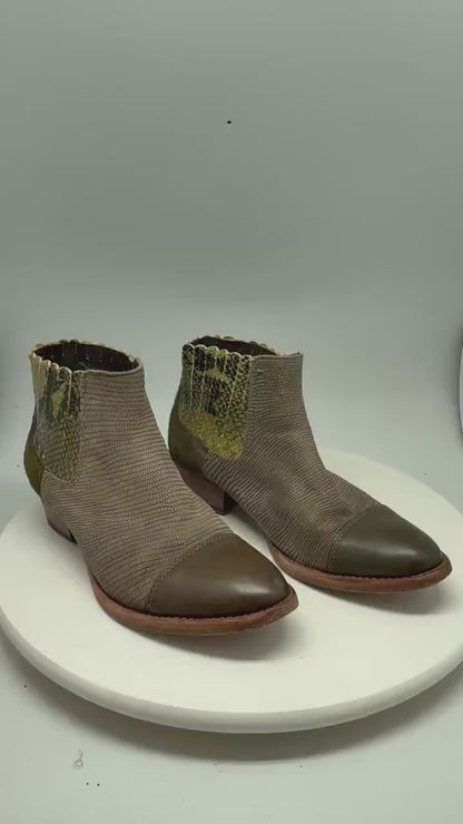 Fred de la Bretoniere leather green ankle boots, snake skin texture, elegant, EU 39