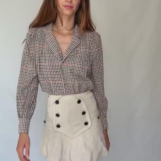Vintage checkered hard cotton or linen feel blouse with structured collar and gathered shoulders, preppy light academia look – US size M fit