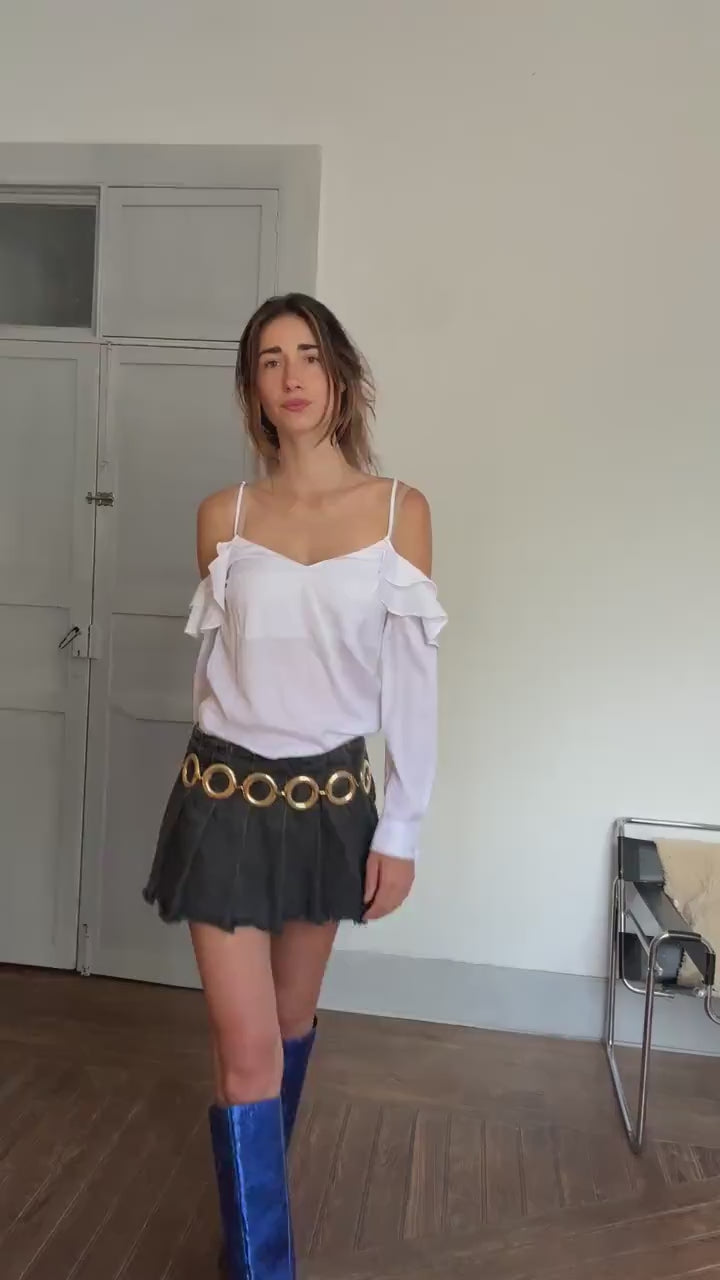 Y2K Guess Off-Shoulder Top – White Strappy Ruffle Blouse with Chain Back Detail, Romantic Fit, Size S, Summer Essential