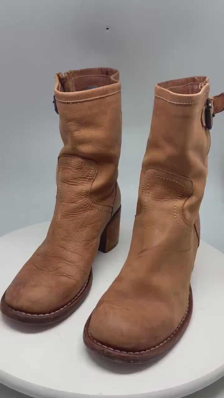Vintage genuine leather tan leather booties, retro 70s blcok heel, US 8