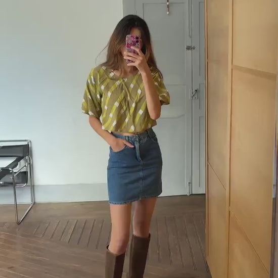 Vintage Cropped Woman Top – 70s Groovy Print, 100% Cotton, Boho Indie Retro Aesthetic