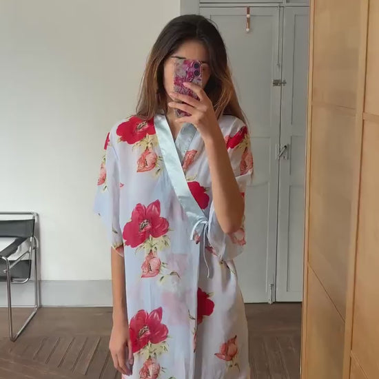 Vintage Sheer Floral Kimono Robe – Dreamy & Elegant! Size M