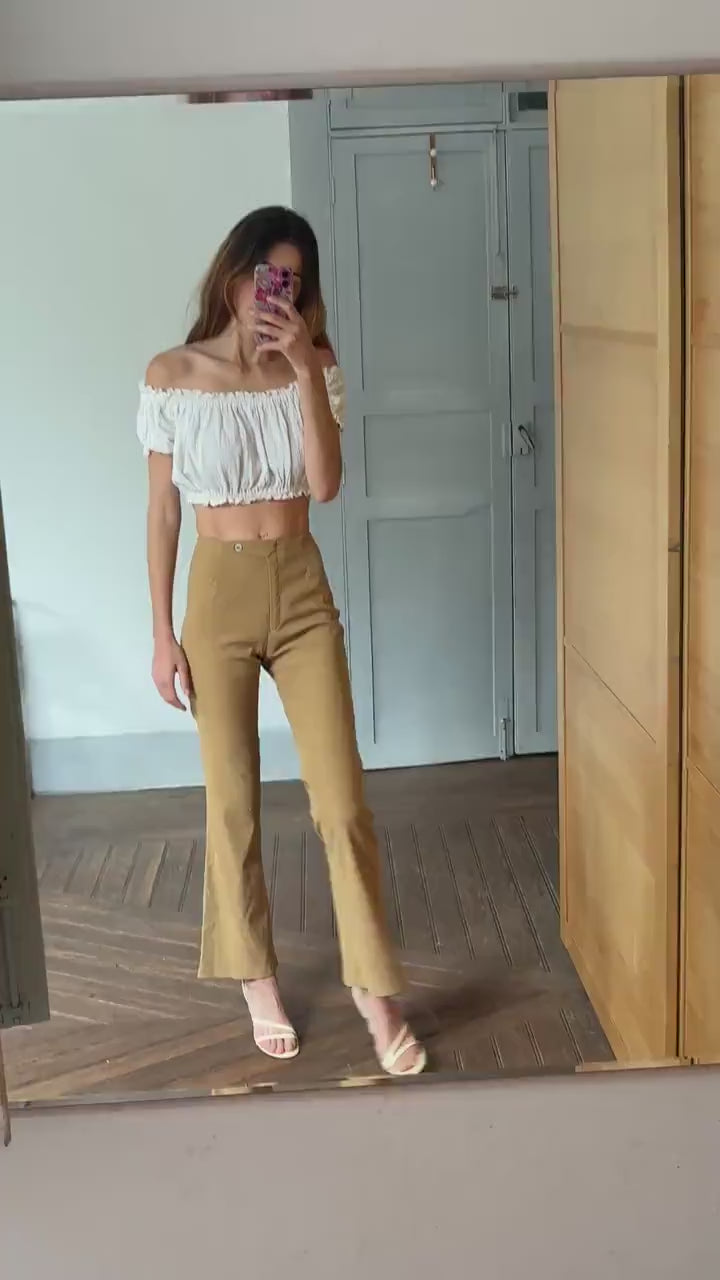 Vintage 70s Flared Pants – High-Waisted Mustard Yellow Trousers – Retro Bunch Trendwear Statement Piece