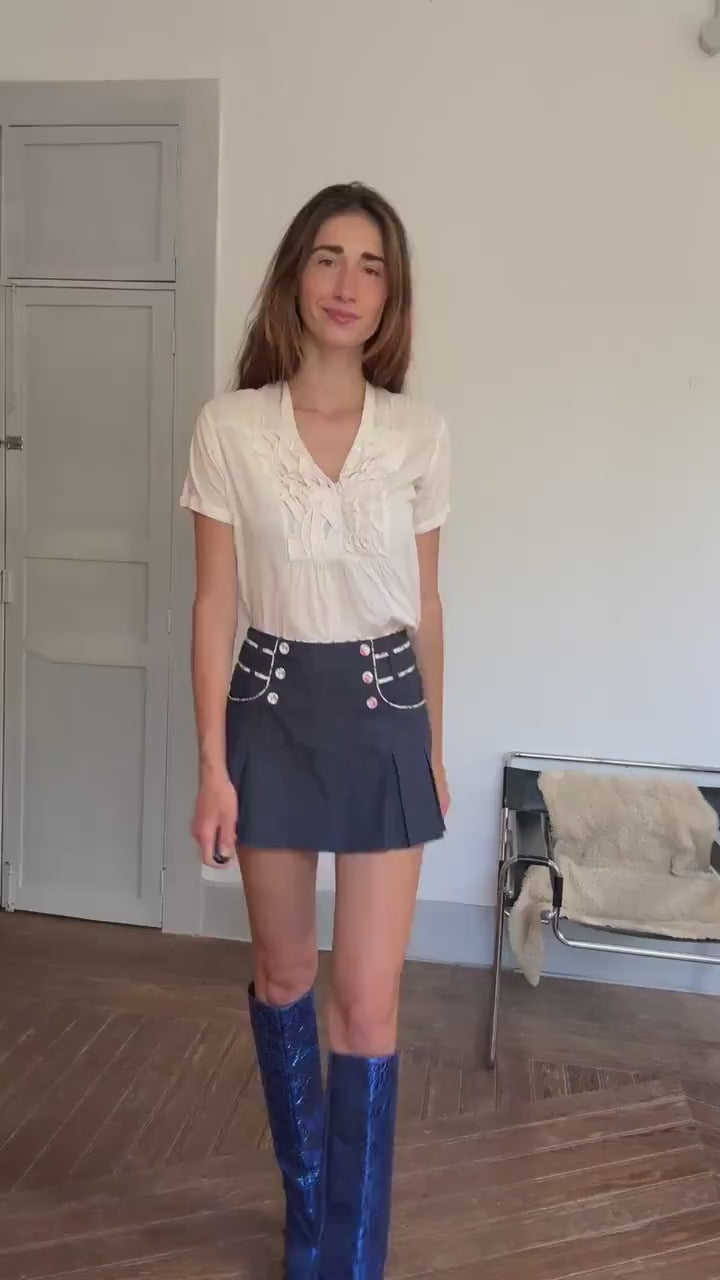 Romantic vintage ruffle blouse in 100% cotton – soft cream, dark academia aesthetic, cottagecore vibes