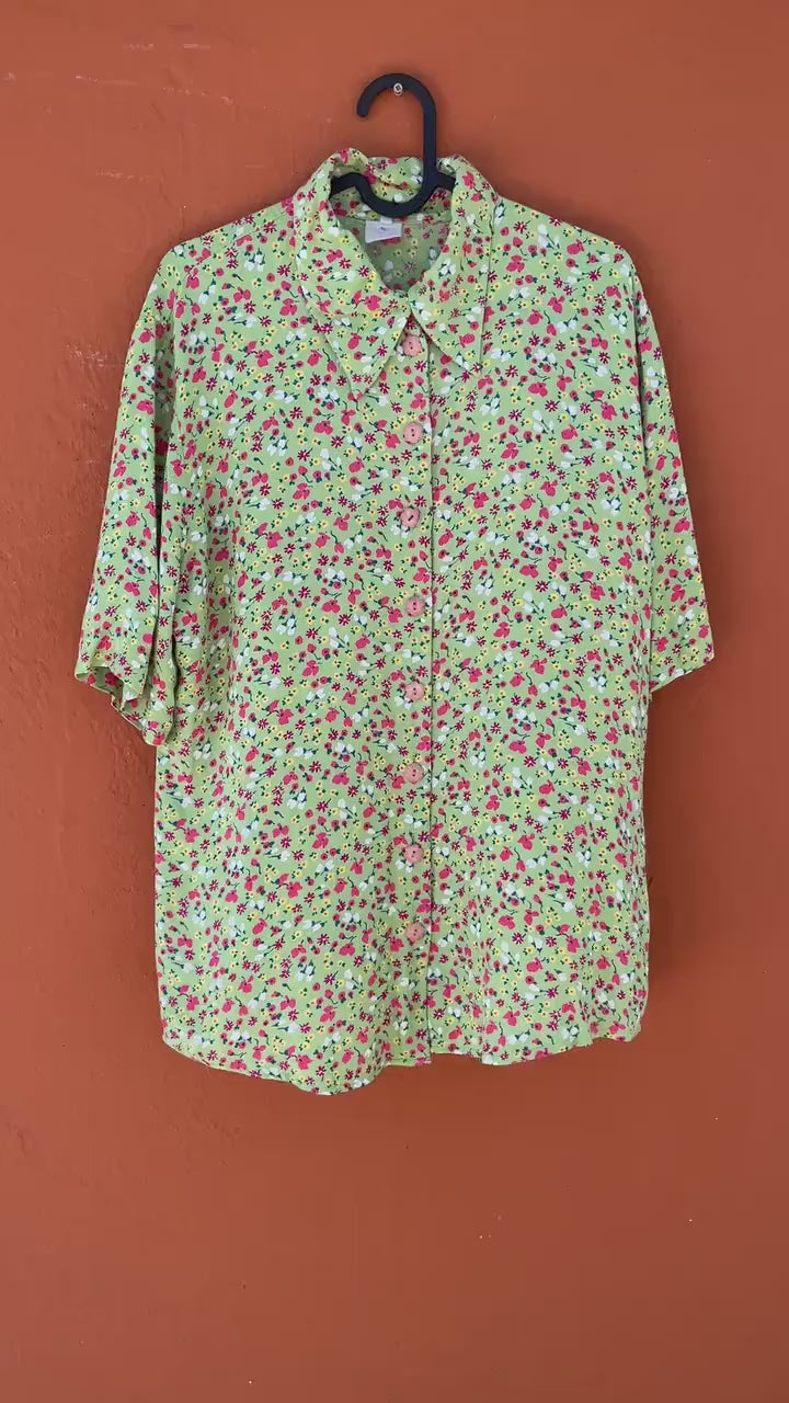 Vintage green flower top, Retro floral blouse, Cute summer shirt, Button-up oversized 70s blouse,