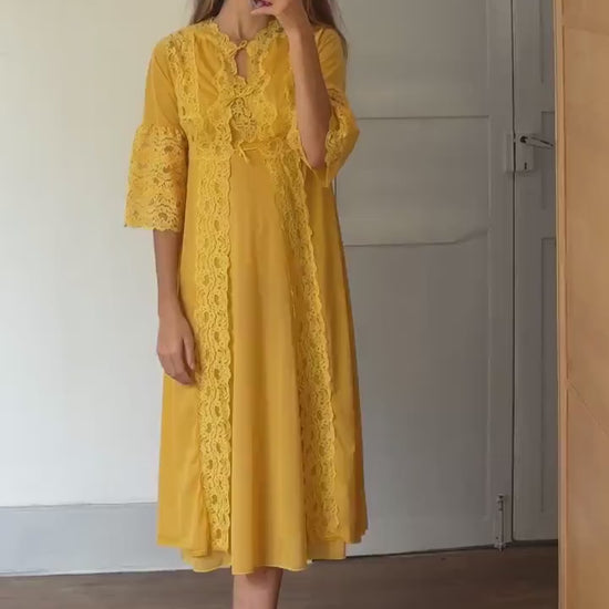 Vintage Italian Design lace Curry yellow Night robe set, Long romantic night gown, Vintage pyjamas