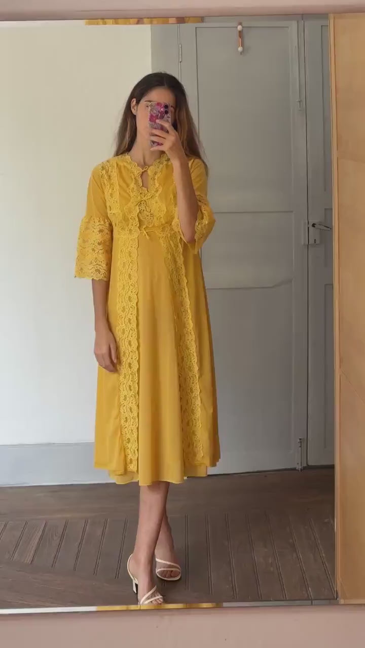 Vintage Italian Design lace Curry yellow Night robe set, Long romantic night gown, Vintage pyjamas