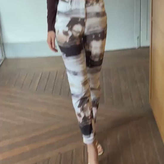 Vintage Kleymac printed jeans, artistic Y2K straight-leg pants, statement high-waisted denim, bold retro aesthetic, Linea Kleymac Sport