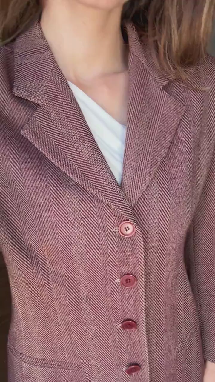 Light academia oversized jacket, Carla for El Corte Inglés, red & beige jacket, librarian outfit, Smart clothing style